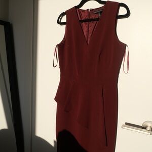 Elegant Burgundy Sleeveless Dress
